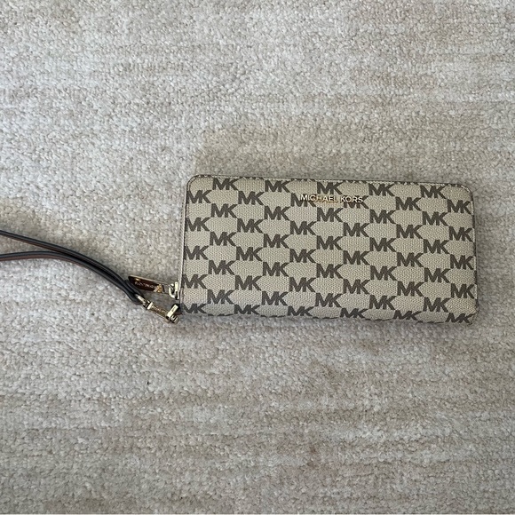 Michael Kors Brown Logo Key & Card Holder - Picture 1 of 4